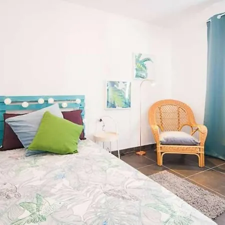 Puerto Del Carmen Sleeps 6 Wifi Апартаменты Пуэрто дель Кармен