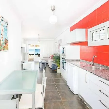 Puerto Del Carmen Sleeps 6 Wifi