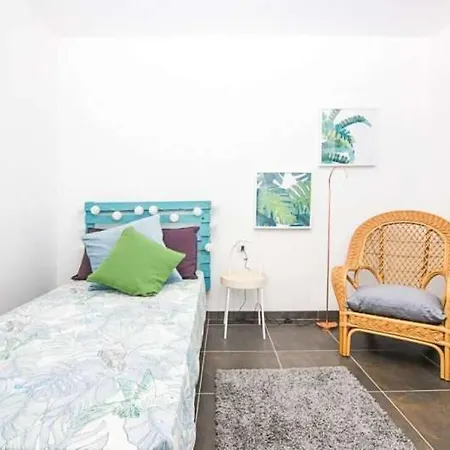 Puerto Del Carmen Sleeps 6 Wifi Apartmán Puerto del Carmen (Lanzarote)
