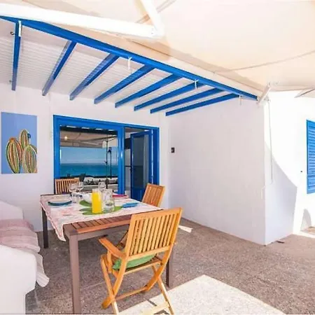 Апартаменты Puerto Del Carmen Sleeps 6 Wifi